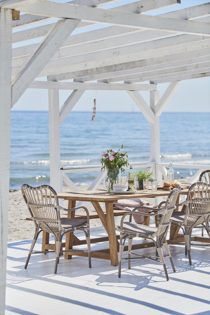 Table de jardin George et les fauteuils outdoor Margret