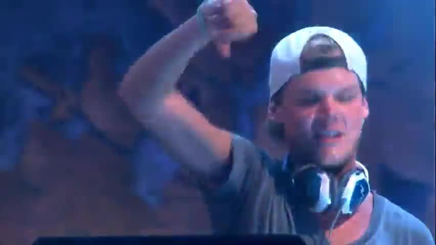 Avicii-at-Tomorrowland-2012