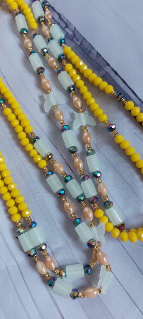 Perles-de-cristal-qui-brillent-dans-le-noir-1-462x1024